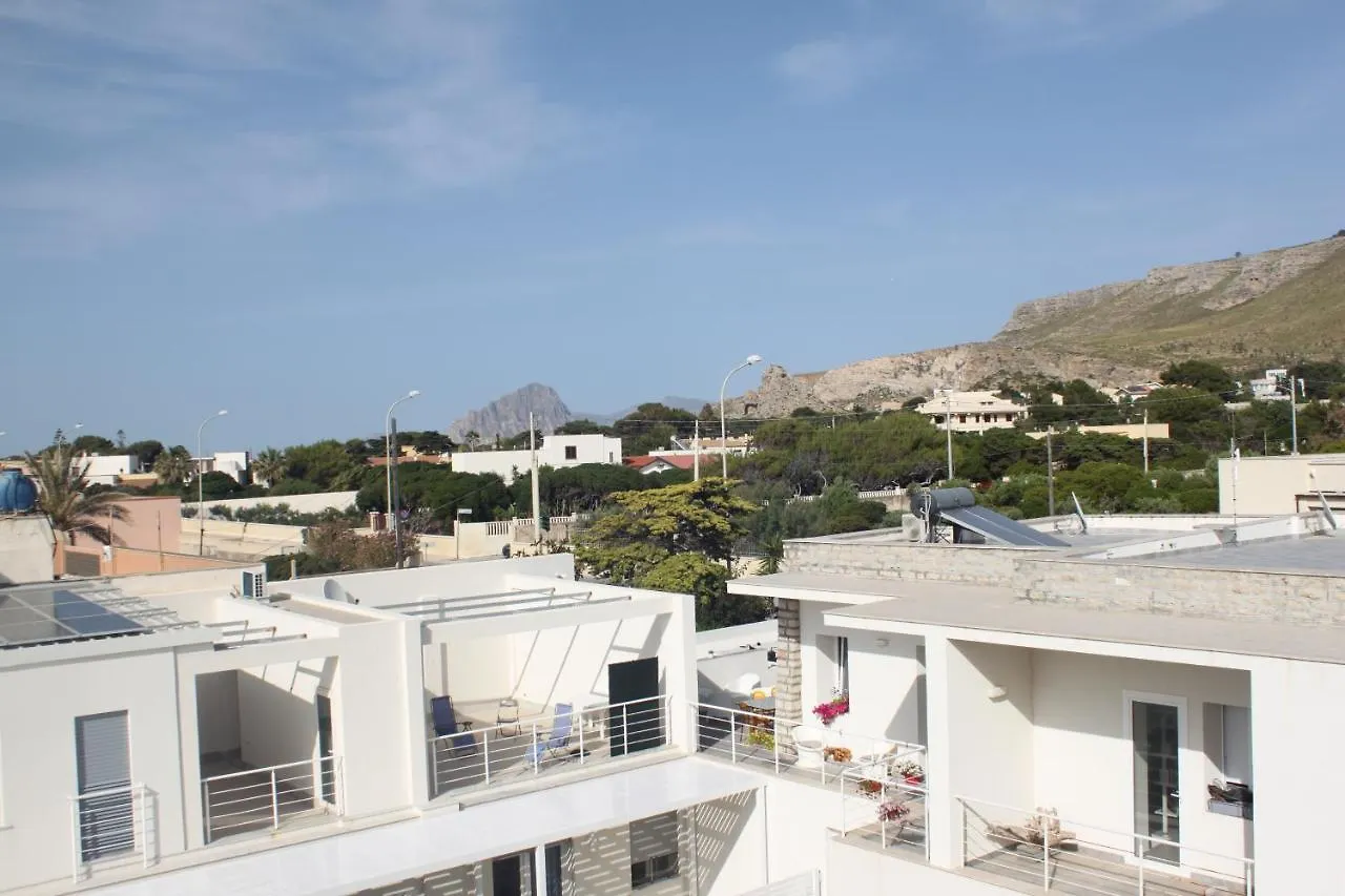 Finestra sul mare Villa Erice 0*,